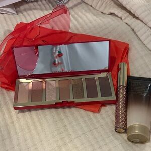 Estee Lauder Bundle - cleanser, gloss, Eyeshadow Palette - + heart sunglasses